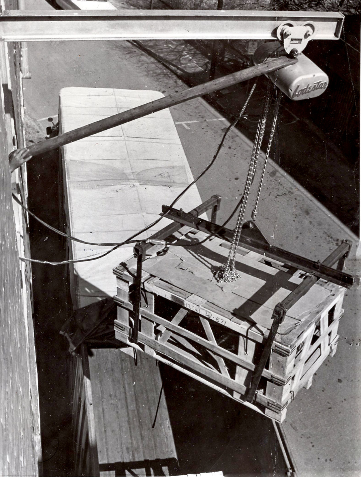 1964-03-22 Unloading Method